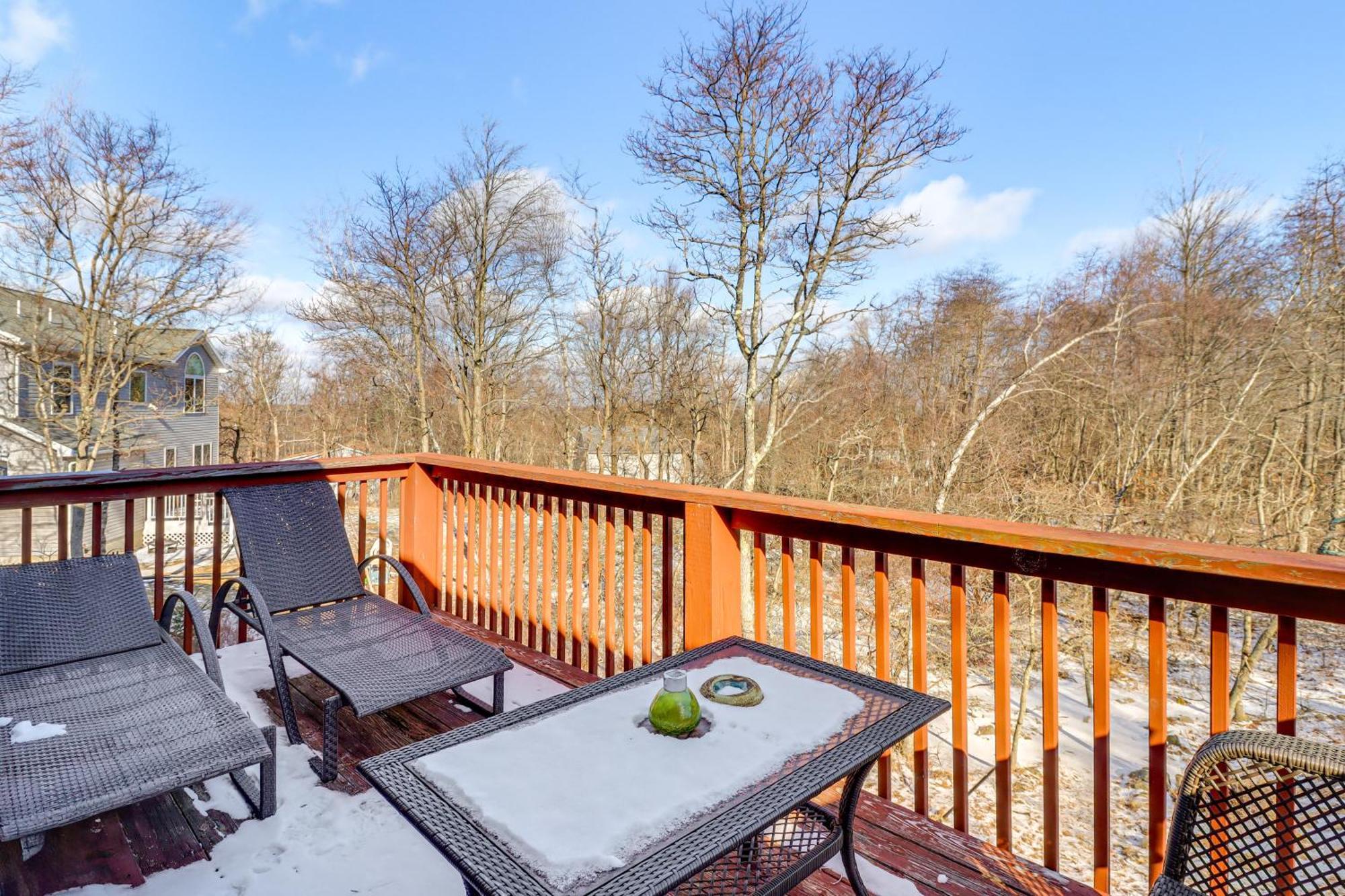 Poconos Home With Private Spa And Fire Pit Long Pond Exterior photo